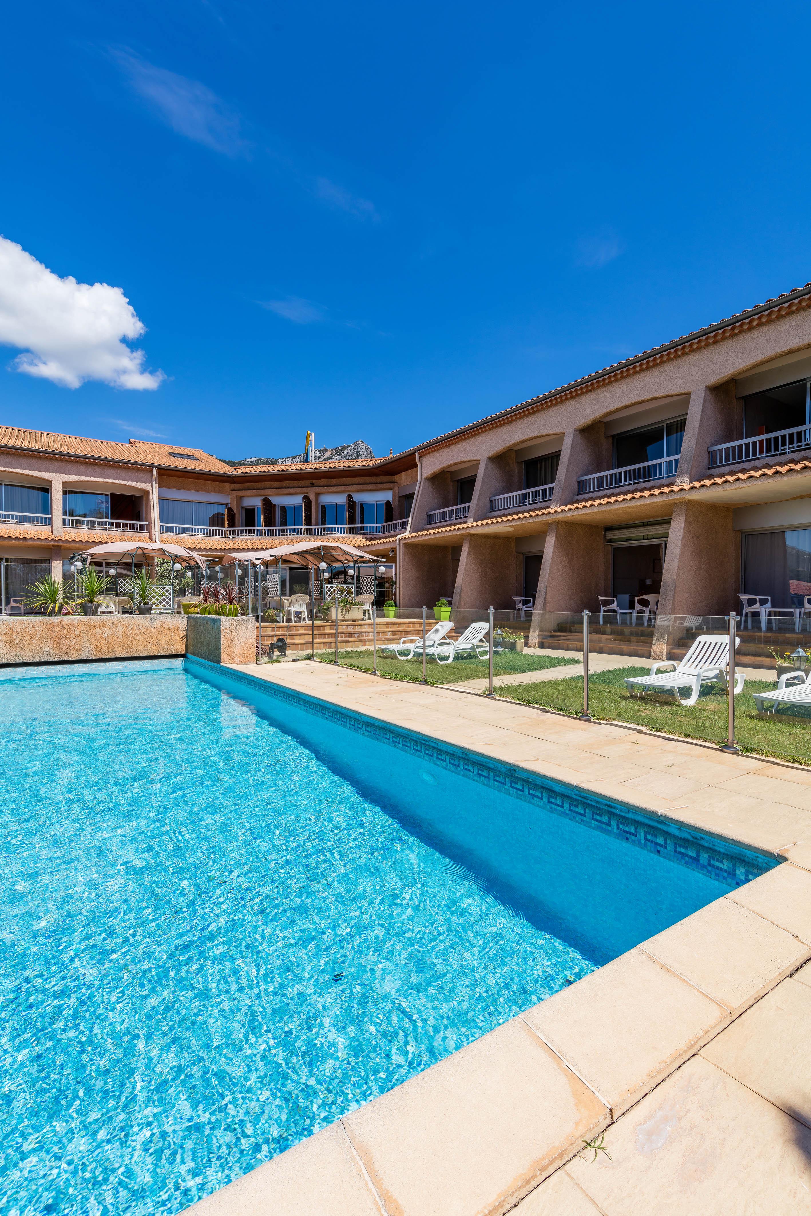 Noemys Toulon La Valette - Hotel Restaurant Avec Piscine Buitenkant foto